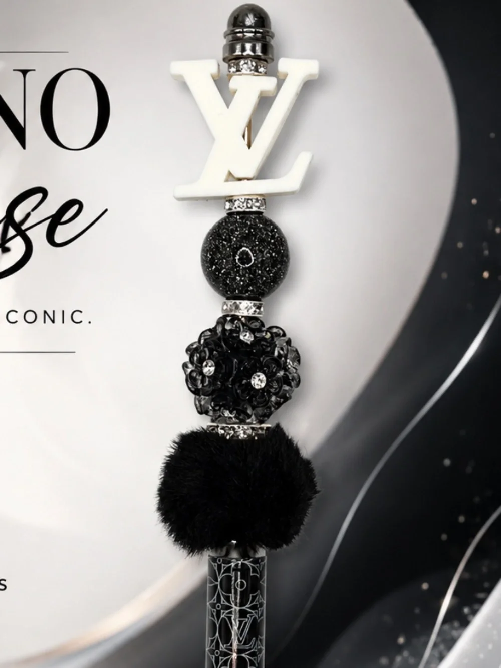 Noir Bloom Pen